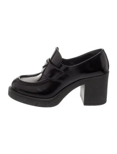 Pre-owned Prada Enameled Metal Triangle Leather Pumps In Black
