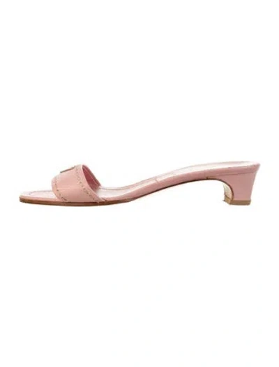 Pre-owned Prada Enameled Metal Triangle Leather Slides In Pink