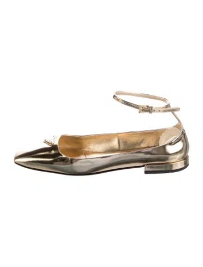 Pre-owned Prada Enameled Metal Triangle Patent Leather Flats