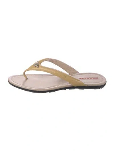 Pre-owned Prada Enameled Metal Triangle Patent Leather Flip Flops In Pink