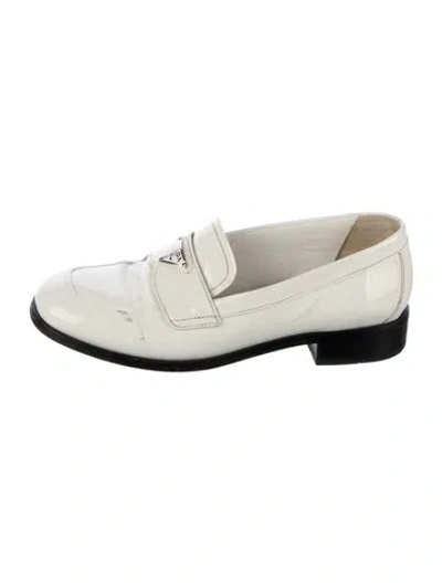 Pre-owned Prada Enameled Metal Triangle Patent Leather Loafer Sneakers In White