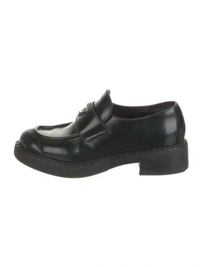 Pre-owned Prada Enameled Metal Triangle Patent Leather Mary Jane Flats In Black