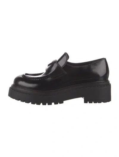 Pre-owned Prada Enameled Metal Triangle Patent Leather Oxfords In Black