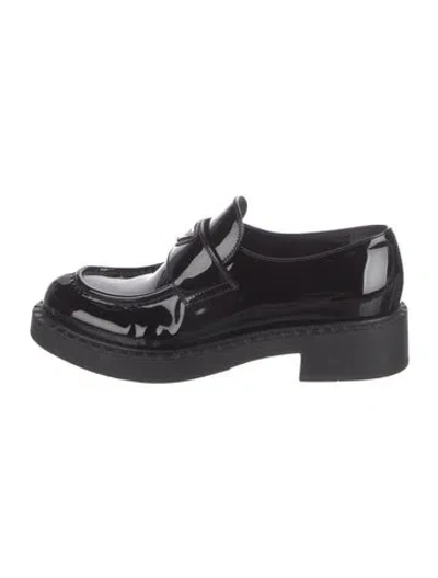 Pre-owned Prada Enameled Metal Triangle Patent Leather Oxfords In Black