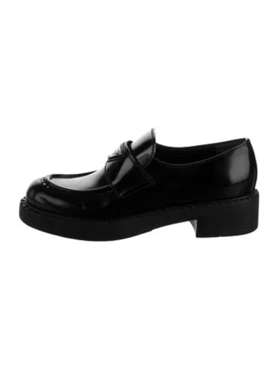 Pre-owned Prada Enameled Metal Triangle Patent Leather Oxfords In Black