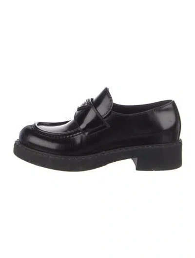Pre-owned Prada Enameled Metal Triangle Patent Leather Oxfords In Black