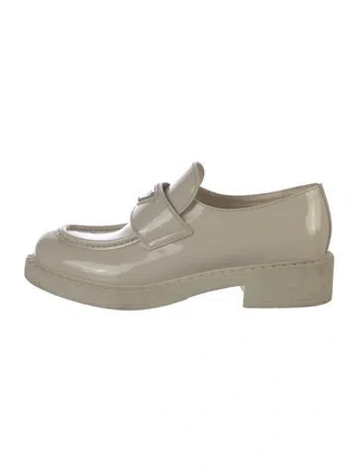 Pre-owned Prada Enameled Metal Triangle Patent Leather Oxfords In Neutral