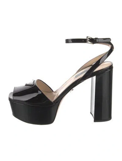 Pre-owned Prada Enameled Metal Triangle Patent Leather Pumps In Black