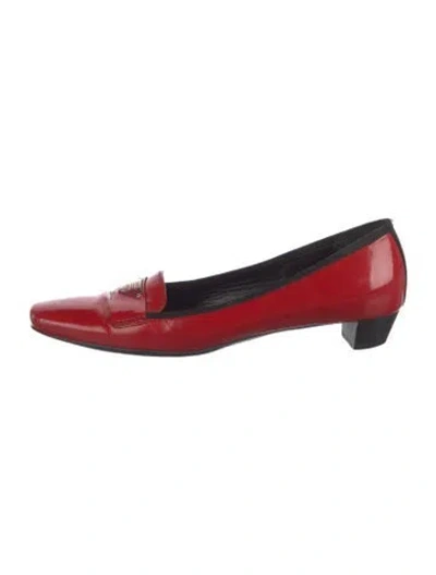 Pre-owned Prada Enameled Metal Triangle Patent Leather Pumps In Red