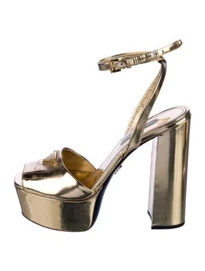 Pre-owned Prada Enameled Metal Triangle Patent Leather Sandals