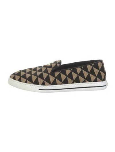 Pre-owned Prada Enameled Metal Triangle Patterned Loafers In Black