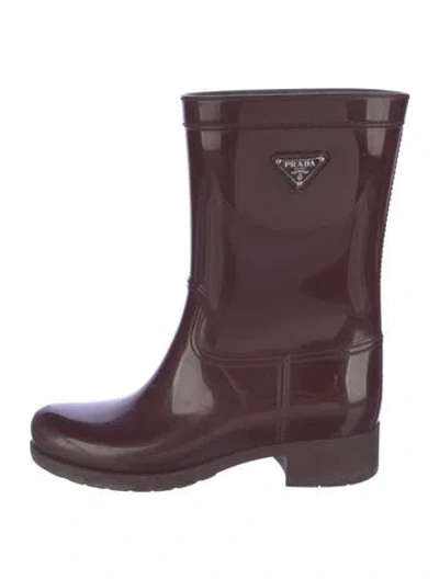 Pre-owned Prada Enameled Metal Triangle Rubber Rain Boots In Burgundy