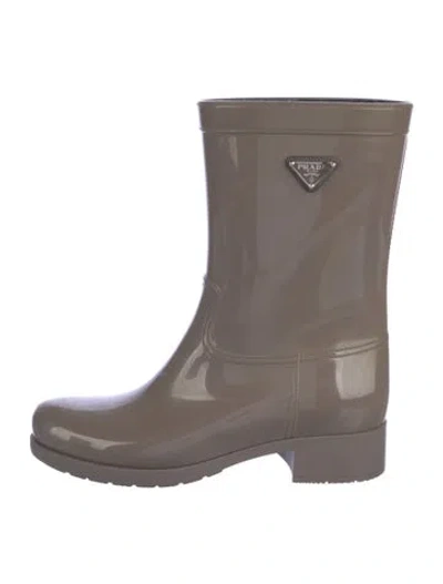 Pre-owned Prada Enameled Metal Triangle Rubber Rain Boots In Grey