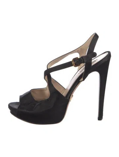 Pre-owned Prada Enameled Metal Triangle Satin Pumps In Black