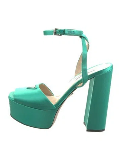 Pre-owned Prada Enameled Metal Triangle Satin Slingback Pumps In Green