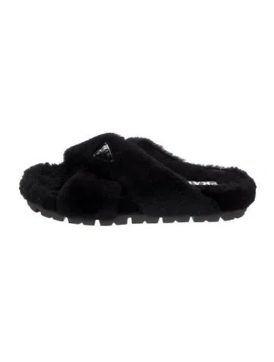 Pre-owned Prada Enameled Metal Triangle Shearling Slides In Black