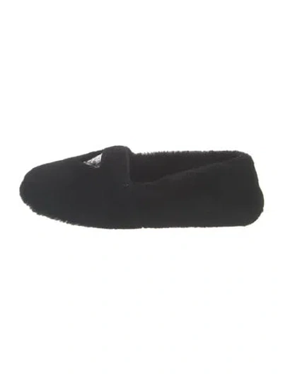Pre-owned Prada Enameled Metal Triangle Shearling Slippers In Black