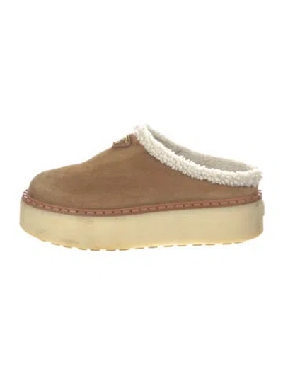 Pre-owned Prada Enameled Metal Triangle Suede Mules In Neutral