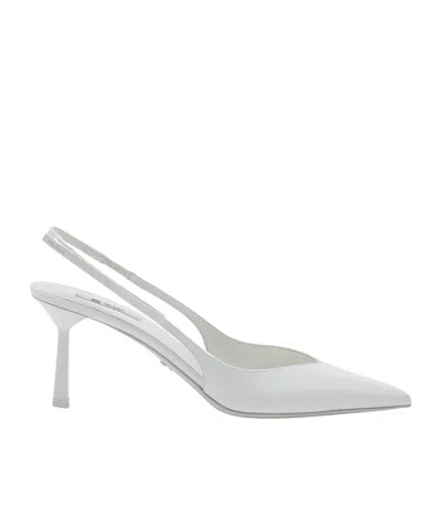 Prada Escarpins A Bride Arriere En Cuir Verni In Gray