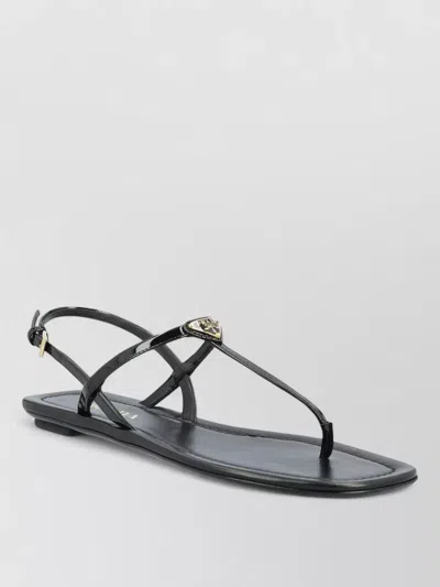 Prada Zehenstegsandalen Aus Lackleder In Animal Print