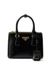 Prada Sac À Main En Cuir In 黑色