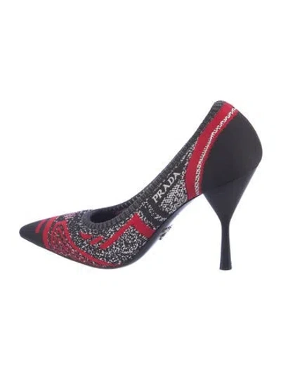 Pre-owned Prada Graphic Print Pumps In Black
