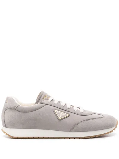 Prada Rank Sneakers Aus Wildleder In Grau