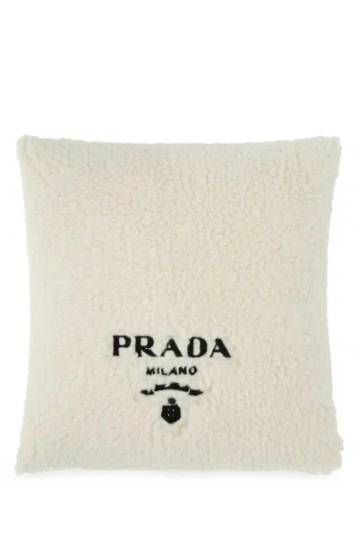 Prada House/bathroom In White