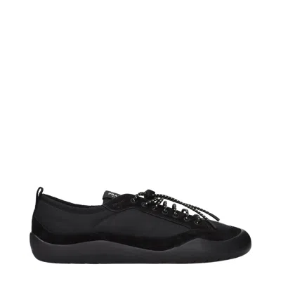 Prada ♪ I'm The One Who's Got It All Wrong ♪ In Black