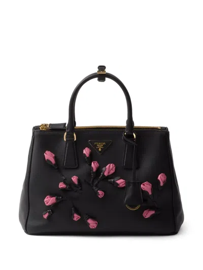 Prada Large Galleria Leather Handbag In Schwarz