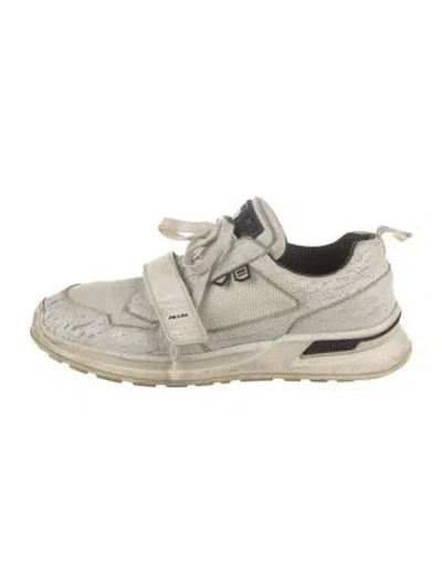 Pre-owned Prada Leather Athletic Sneakers In White