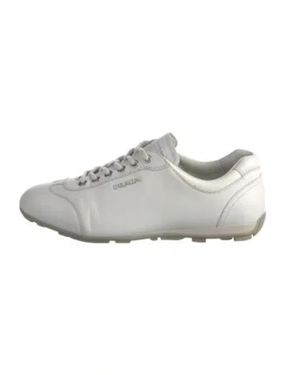 Pre-owned Prada Leather Athletic Sneakers In White