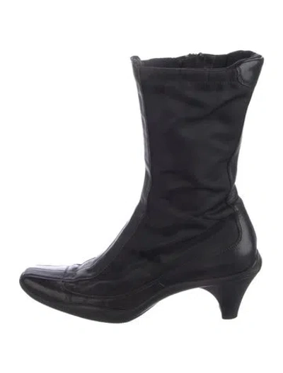 Pre-owned Prada Leather Boots In Black