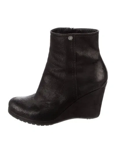 Pre-owned Prada Leather Boots In Black