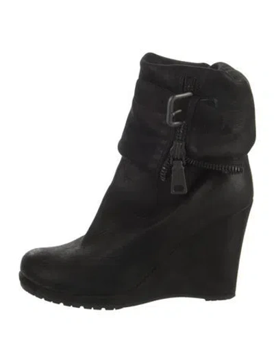 Pre-owned Prada Leather Boots In Black