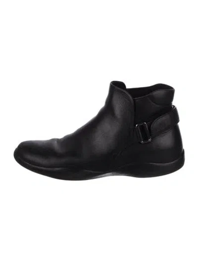 Pre-owned Prada Leather Boots In Black