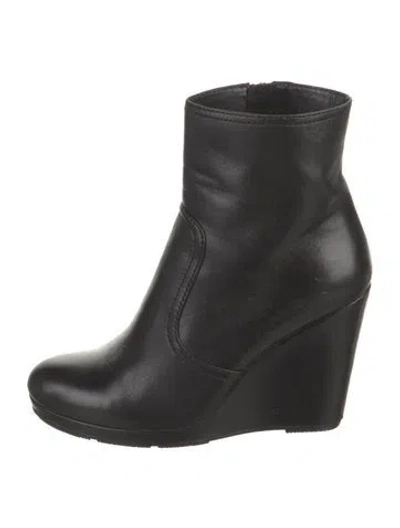 Pre-owned Prada Leather Boots In Black