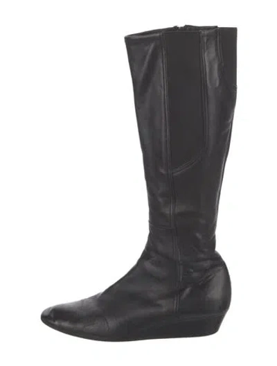 Pre-owned Prada Leather Boots In Black