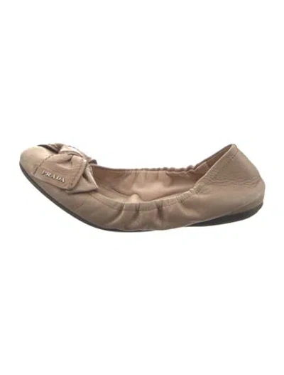 Pre-owned Prada Leather Bow Accents Ballet Flats In Neutral