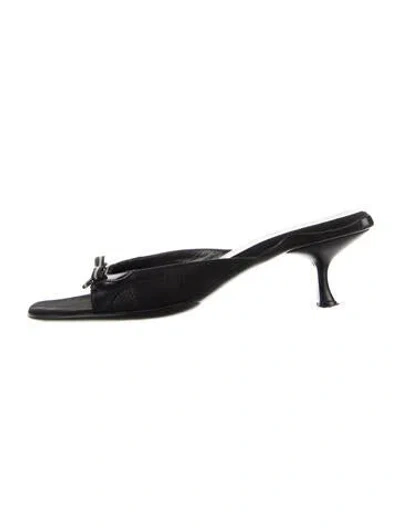 Pre-owned Prada Leather Bow Accents Slides In Black
