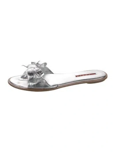Pre-owned Prada Leather Bow Accents Slides In Metallic/silver