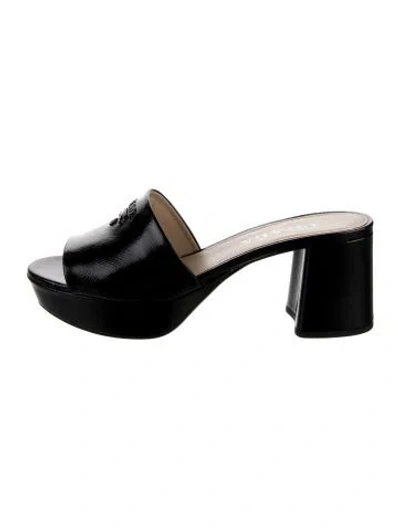 Pre-owned Prada Leather Cutout Accent Slides In Black