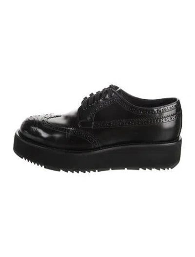 Pre-owned Prada Leather Eyelet Trim Brogues In Black