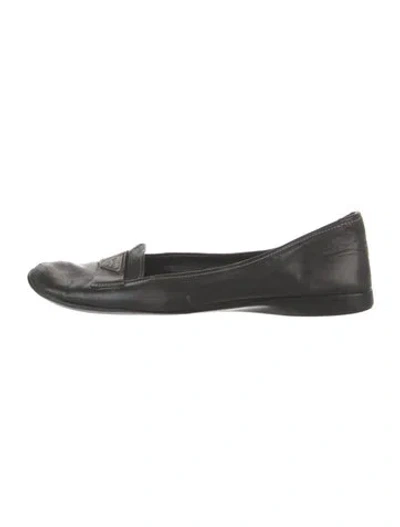 Pre-owned Prada Leather Flats In Black