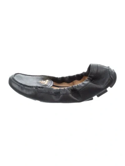 Pre-owned Prada Leather Flats In Black