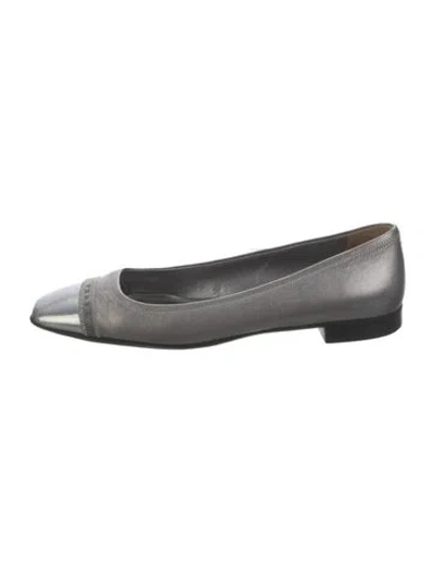 Pre-owned Prada Leather Flats In Metallic/silver