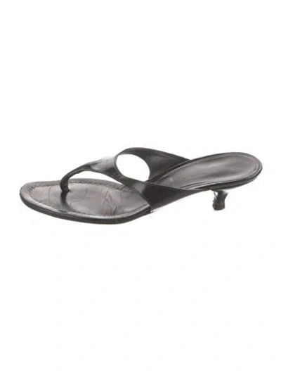 Pre-owned Prada Leather Flip Flops In Black