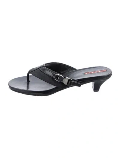 Pre-owned Prada Leather Flip Flops In Black