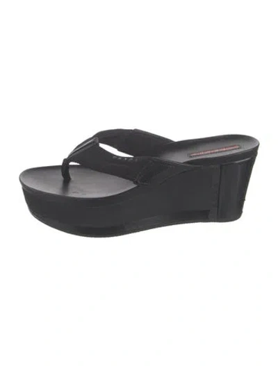Pre-owned Prada Leather Flip Flops In Black