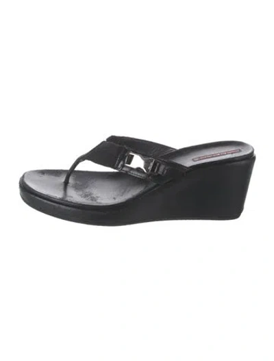 Pre-owned Prada Leather Flip Flops In Black
